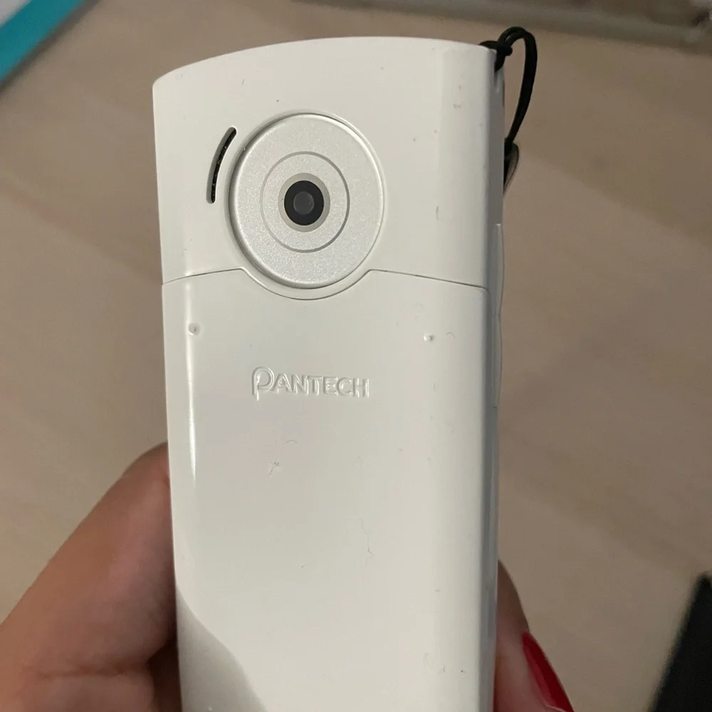 Vintage Pantech 2007 Cellphone (water damage)